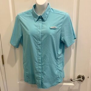 Columbia Women’s Short-Sleeve Aqua Button-Down Shirt